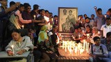 নেপালে বিমান দুর্ঘটনায় নিহতদের স্মরণে ঢাকায় মোমবাতি প্রজ্জ্বলন।