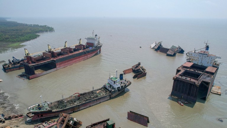 Hazardous_Shipbreaking_6.jpg Hazardous_Shipbreaking_6.jpg