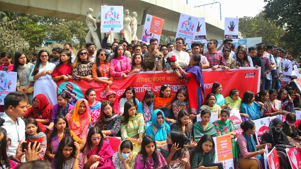 ইসলামী বিশ্ববিদ্যালয়ে ছাত্রী নির্যাতন: হাইকোর্টের নির্দেশে ছাত্রলীগ নেত্রীসহ ৫ জন বহিষ্কার ইসলামী বিশ্ববিদ্যালয়ে ছাত্রী নির্যাতন: হাইকোর্টের নির্দেশে ছাত্রলীগ নেত্রীসহ ৫ জন বহিষ্কার