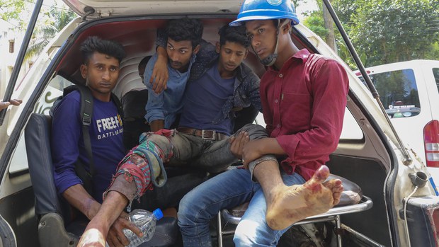 চট্টগ্রামে এস আলম ও চীনের যৌথ বিদ্যুৎকেন্দ্রে সহিংসতা, পুলিশের গুলিতে ৫ শ্রমিক নিহত চট্টগ্রামে এস আলম ও চীনের যৌথ বিদ্যুৎকেন্দ্রে সহিংসতা, পুলিশের গুলিতে ৫ শ্রমিক নিহত