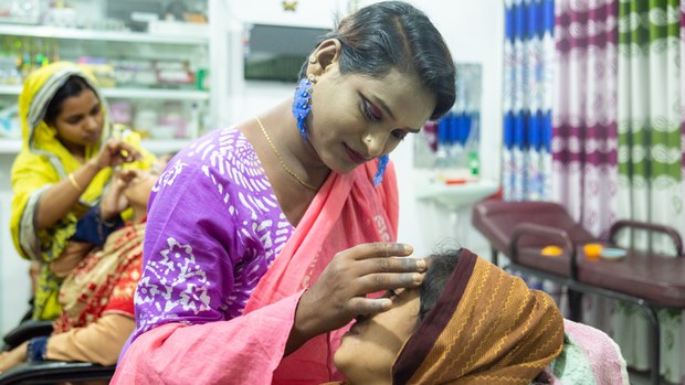 তৃতীয় লিঙ্গের মানুষদের নিয়োগে উৎসাহ দিতে বাজেটে কর ছাড়ের প্রস্তাব তৃতীয় লিঙ্গের মানুষদের নিয়োগে উৎসাহ দিতে বাজেটে কর ছাড়ের প্রস্তাব