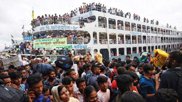 বৃষ্টির ভোগান্তি নিয়েই ঈদুল আযহা উদযাপনে প্রস্তুত বাংলাদেশ