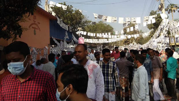 সুষ্ঠু নির্বাচন প্রশ্নে মুখোমুখি সিইসি হুদা ও কমিশনার মাহবুব তালুকদার