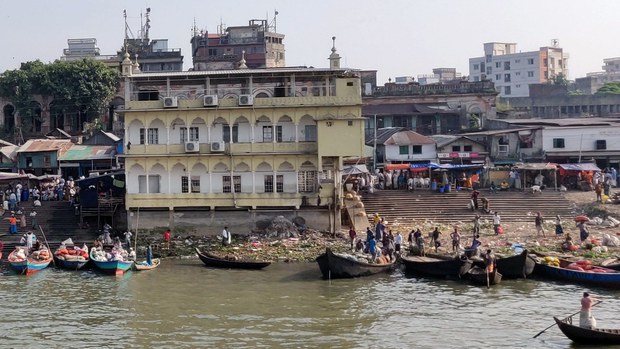 নদী রক্ষা কমিশন প্রতিবেদন: সারা দেশে ৬৩ হাজারের বেশি নদী দখলদার