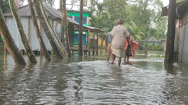 ভারি বর্ষণ ও আকস্মিক বন্যায় দুইদিনে বাংলাদেশে ১০ জনের মৃত্যু ভারি বর্ষণ ও আকস্মিক বন্যায় দুইদিনে বাংলাদেশে ১০ জনের মৃত্যু