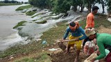 অসময়ে পাহাড়ি ঢলে তলিয়ে গেছে হাওরের একমাত্র ফসল