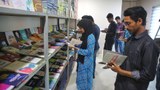 বাংলা একাডেমিতে স্টল না পেয়ে আদর্শ প্রকাশনীর প্রতিবাদ, উন্মুক্ত বই প্রদর্শনী
