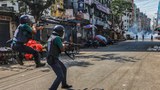মজুরি বৃদ্ধির দাবিতে শ্রম অসন্তোষে বন্ধ ৫০০ পোশাক কারখানা