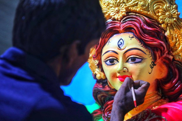 বৌদ্ধরা কঠিন চীবর দান করবেন না, দুর্গাপূজায় নিরাপত্তা শঙ্কা হিন্দুদের বৌদ্ধরা কঠিন চীবর দান করবেন না, দুর্গাপূজায় নিরাপত্তা শঙ্কা হিন্দুদের