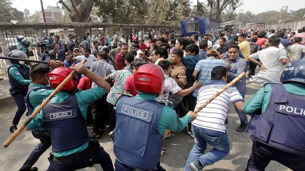 মানবাধিকার প্রতিবেদন: অধিকার লঙ্ঘনের পুরনো পথেই বাংলাদেশ মানবাধিকার প্রতিবেদন: অধিকার লঙ্ঘনের পুরনো পথেই বাংলাদেশ