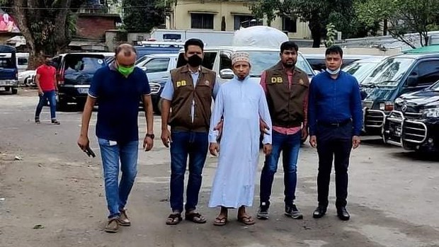 করোনাভাইরাস নিয়ে বিভ্রান্তি ছড়ানোর অভিযোগ, মুফতি ইব্রাহিম গ্রেপ্তার করোনাভাইরাস নিয়ে বিভ্রান্তি ছড়ানোর অভিযোগ, মুফতি ইব্রাহিম গ্রেপ্তার