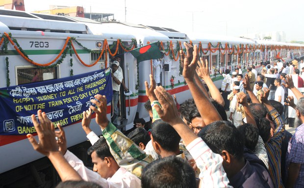 চালু হচ্ছে চিলাহাটি-হলদিবাড়ি রেললাইন, উদ্বোধন করবেন ভারত ও বাংলাদেশের প্রধানমন্ত্রী চালু হচ্ছে চিলাহাটি-হলদিবাড়ি রেললাইন, উদ্বোধন করবেন ভারত ও বাংলাদেশের প্রধানমন্ত্রী