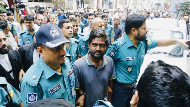 প্রথম আলো সম্পাদকের নামে ডিজিটাল নিরাপত্তা আইনে মামলা প্রথম আলো সম্পাদকের নামে ডিজিটাল নিরাপত্তা আইনে মামলা