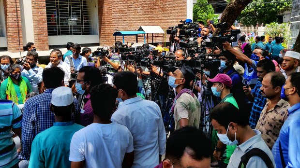 অননুমোদিত নিউজ পোর্টাল বন্ধ করতে এক সপ্তাহের সময় দিলো আদালত অননুমোদিত নিউজ পোর্টাল বন্ধ করতে এক সপ্তাহের সময় দিলো আদালত