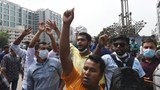অস্বাভাবিক বৃদ্ধির পর বিমান ভাড়া কিছুটা কমলেও বেকায়দায় প্রবাসী শ্রমিকেরা