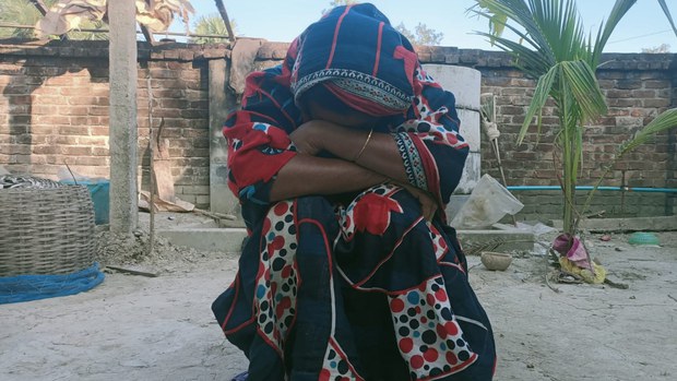 প্রবাসী নারী শ্রমিক: নির্যাতন ও মানসিক আঘাত নিয়ে ফিরলেও দেশে নেই সরকারি পুনর্বাসনের ব্যবস্থা প্রবাসী নারী শ্রমিক: নির্যাতন ও মানসিক আঘাত নিয়ে ফিরলেও দেশে নেই সরকারি পুনর্বাসনের ব্যবস্থা
