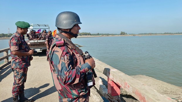 সন্ত্রাস ও চোরাচালান ঠেকাতে একসঙ্গে কাজ করবে বাংলাদেশ ও মিয়ানমারের সীমান্তরক্ষী বাহিনী সন্ত্রাস ও চোরাচালান ঠেকাতে একসঙ্গে কাজ করবে বাংলাদেশ ও মিয়ানমারের সীমান্তরক্ষী বাহিনী