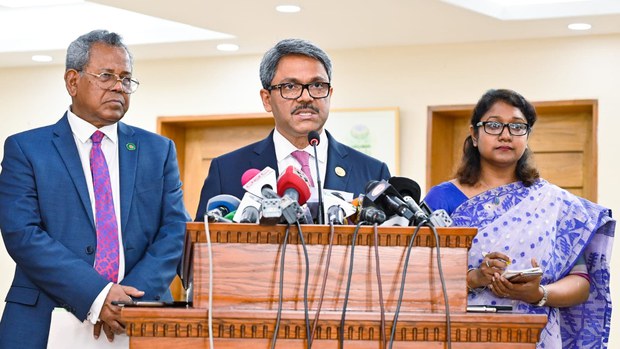 হিরো আলমকে নিয়ে যৌথ বিবৃতি: নজিরবিহীন ‘আমন্ত্রণ’ আমেরিকাসহ ১৩ কূটনীতিককে হিরো আলমকে নিয়ে যৌথ বিবৃতি: নজিরবিহীন ‘আমন্ত্রণ’ আমেরিকাসহ ১৩ কূটনীতিককে