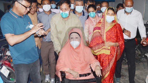 বায়োপসির নমুনা দিলেন খালেদা জিয়া, অবস্থা ‘শঙ্কামুক্ত’ বায়োপসির নমুনা দিলেন খালেদা জিয়া, অবস্থা ‘শঙ্কামুক্ত’