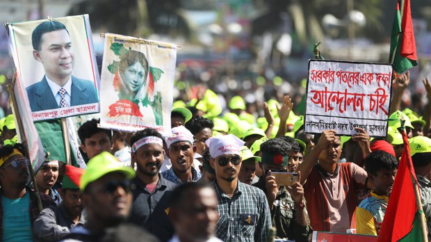 বিএনপির ভারপ্রাপ্ত প্রধান তারেক রহমান ও তাঁর স্ত্রীর বিরুদ্ধে গ্রেপ্তারি পরোয়ানা বিএনপির ভারপ্রাপ্ত প্রধান তারেক রহমান ও তাঁর স্ত্রীর বিরুদ্ধে গ্রেপ্তারি পরোয়ানা