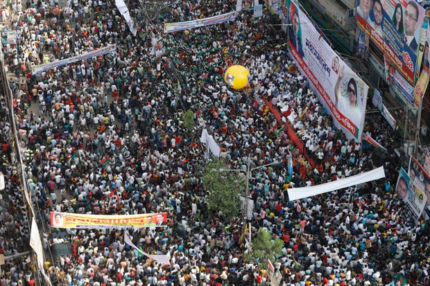 বিরোধীদলের মৃত, কারাবন্দি এবং প্রবাসী ব্যক্তিও মামলার আসামি বিরোধীদলের মৃত, কারাবন্দি এবং প্রবাসী ব্যক্তিও মামলার আসামি