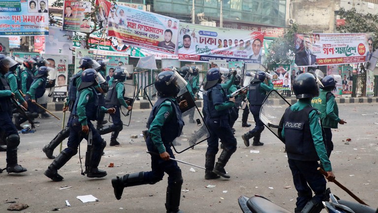 2022-12-07T141608Z_678046718_RC221Y9SS9UH_RTRMADP_3_BANGLADESH-POLITICS-CLASH.JPG 2022-12-07T141608Z_678046718_RC221Y9SS9UH_RTRMADP_3_BANGLADESH-POLITICS-CLASH.JPG