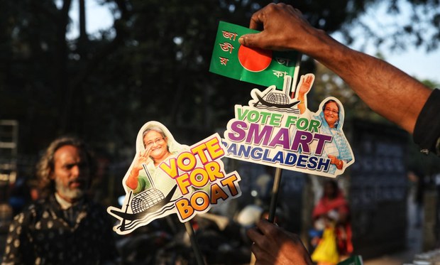 সংসদ নির্বাচন: ক্ষমতাসীন দলের নেতাদের বিরোধে কর্মকর্তাদের প্রত্যাহার করছে ইসি সংসদ নির্বাচন: ক্ষমতাসীন দলের নেতাদের বিরোধে কর্মকর্তাদের প্রত্যাহার করছে ইসি