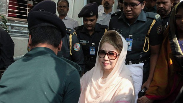 চিকিৎসকদের মতে, খালেদা জিয়া মৃত্যু ঝুঁকিতে চিকিৎসকদের মতে, খালেদা জিয়া মৃত্যু ঝুঁকিতে