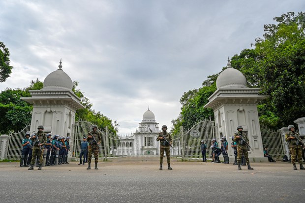 কারফিউ থাকবে, আন্দোলন চালিয়ে যাবে একাংশ কারফিউ থাকবে, আন্দোলন চালিয়ে যাবে একাংশ