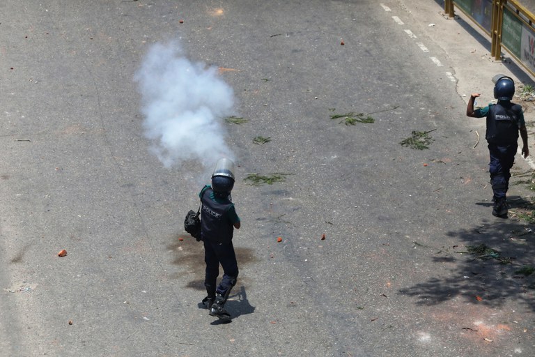 9-240718-fires-teargas.jpeg 9-240718-fires-teargas.jpeg