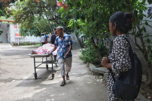 যোগাযোগ বিচ্ছিন্ন ঢাকা শান্ত, কয়েক শত গ্রেপ্তার যোগাযোগ বিচ্ছিন্ন ঢাকা শান্ত, কয়েক শত গ্রেপ্তার