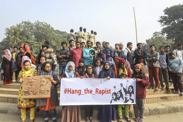 চট্টগ্রামে নয় বছরের শিশু ধর্ষণ ও হত্যা মামলায় আটজনের মৃত্যুদণ্ড চট্টগ্রামে নয় বছরের শিশু ধর্ষণ ও হত্যা মামলায় আটজনের মৃত্যুদণ্ড