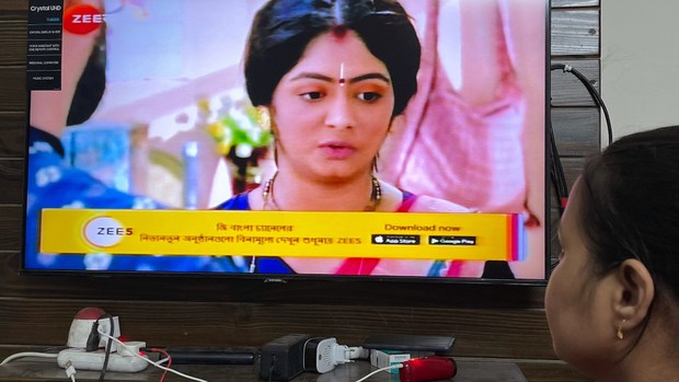বিদেশি টিভি চ্যানেলগুলো বিজ্ঞাপনসহ অনুষ্ঠান প্রচার করতে পারবে না বিদেশি টিভি চ্যানেলগুলো বিজ্ঞাপনসহ অনুষ্ঠান প্রচার করতে পারবে না