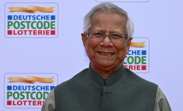 ড. ইউনূসের পক্ষে কথা বলায় চাকরি হারাচ্ছেন ডেপুটি অ্যাটর্নি জেনারেল ড. ইউনূসের পক্ষে কথা বলায় চাকরি হারাচ্ছেন ডেপুটি অ্যাটর্নি জেনারেল