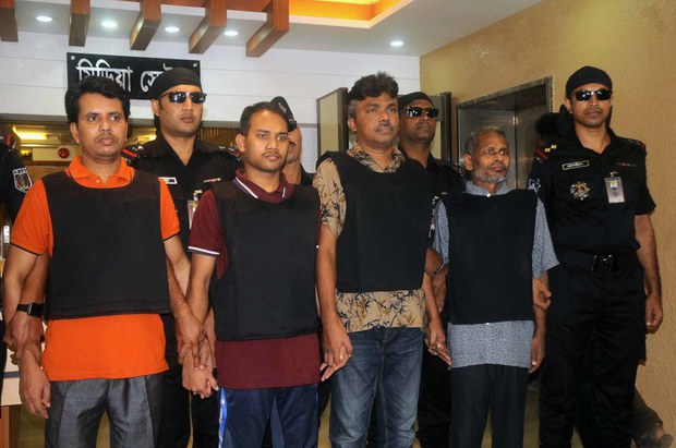 প্রিজন ভ্যানে হামলার পরিকল্পনাকারী আল্লাহর দলের চার জঙ্গি গ্রেপ্তার প্রিজন ভ্যানে হামলার পরিকল্পনাকারী আল্লাহর দলের চার জঙ্গি গ্রেপ্তার
