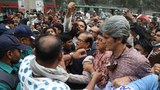 সংসদ শুরুর দিনেই বিরোধীদের কালো পতাকা মিছিলে পুলিশের বাধা