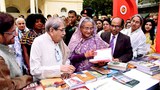 বাংলা একাডেমি প্রাঙ্গনে অমর একুশে গ্রন্থমেলা উদ্বোধন শেষে বিভিন্ন স্টল ঘুরে দেখেন প্রধানমন্ত্রী শেখ হাসিনা।