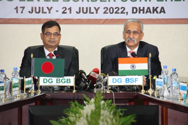 ভারত-বাংলাদেশ সীমান্তে নিহতদের সবাই অপরাধী: বিএসএফ ভারত-বাংলাদেশ সীমান্তে নিহতদের সবাই অপরাধী: বিএসএফ