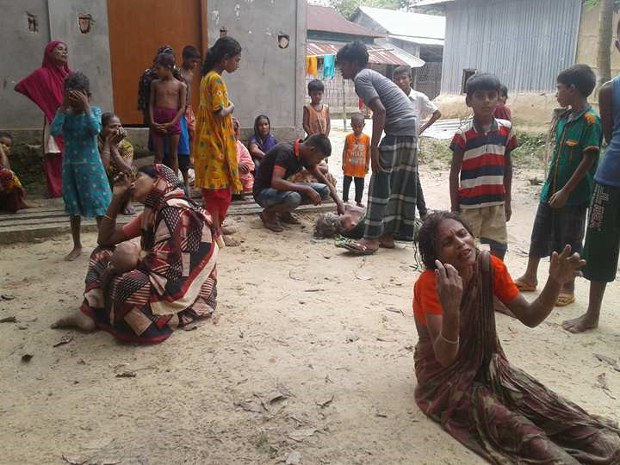 সন্তান হত্যার মূল অভিযুক্তের খালাসের খবরে মূর্ছা যান সন্তান হারানো তিন মা। সন্তান হত্যার মূল অভিযুক্তের খালাসের খবরে মূর্ছা যান সন্তান হারানো তিন মা।