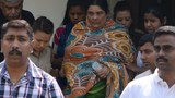 শিশু পাচারের অভিযোগে গ্রেপ্তার ‘বিমলা শিশু গৃহ’র কর্ণধার চন্দনা চক্রবর্তীকে সিআইডি অফিস থেকে জলপাইগুড়ি আদালতে নিয়ে যাওয়া হচ্ছে।