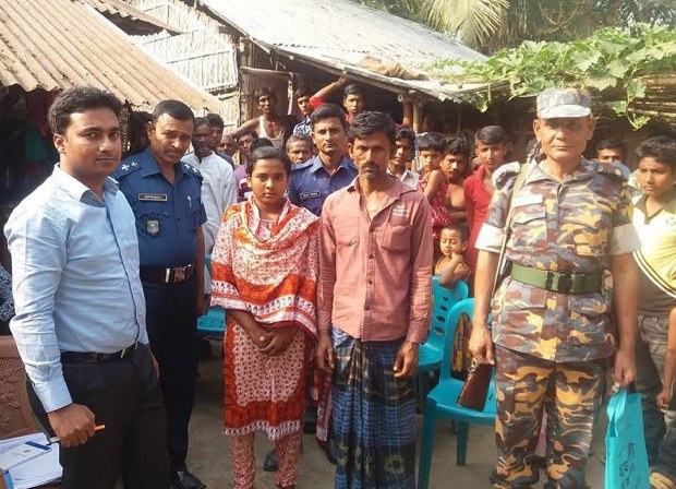 ঝিনাইদহের শৈলকুপা উপজেলার হরহিরা গ্রামে নবম শ্রেণির ছাত্রী রিতু খাতুনের বিয়ে বন্ধ করে দেয় উপজেলা প্রশাসন। ঝিনাইদহের শৈলকুপা উপজেলার হরহিরা গ্রামে নবম শ্রেণির ছাত্রী রিতু খাতুনের বিয়ে বন্ধ করে দেয় উপজেলা প্রশাসন।