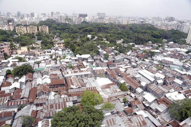 জলবায়ু উদ্বাস্তু: ঢাকার বাইরে পুনর্বাসনের উদ্যোগ জলবায়ু উদ্বাস্তু: ঢাকার বাইরে পুনর্বাসনের উদ্যোগ