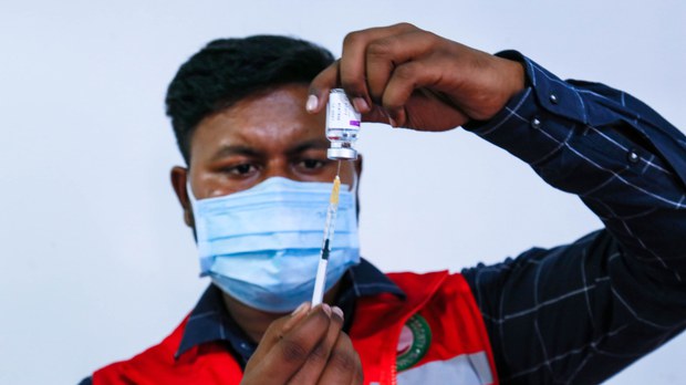 করোনাভাইরাস: টিকা কিনতে সরকারের খরচ ২০ হাজার কোটি টাকা করোনাভাইরাস: টিকা কিনতে সরকারের খরচ ২০ হাজার কোটি টাকা