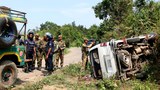 রাঙ্গামাটির বেতছড়ি এলাকায় সন্ত্রাসীদের গুলিতে পাঁচজন নিহত হবার স্থান থেকে আলামত সংগ্রহ করছেন পুলিশ ও সেনা সদস্যরা।