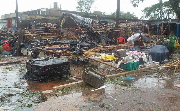 কক্সবাজারের টেকনাফ উপজেলার জালিয়াপাড়া এলাকার ক্ষতিগ্রস্ত এলাকা। কক্সবাজারের টেকনাফ উপজেলার জালিয়াপাড়া এলাকার ক্ষতিগ্রস্ত এলাকা।