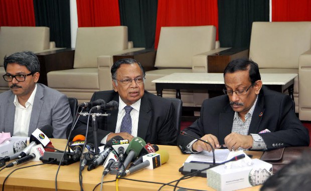 প্রধানমন্ত্রীর সুইডেন সফর উপলক্ষে সোমবার পররাষ্ট্র মন্ত্রণালয়ে সংবাদ সম্মেলন করেন পররাষ্ট্রমন্ত্রী মাহমুদ আলী। প্রধানমন্ত্রীর সুইডেন সফর উপলক্ষে সোমবার পররাষ্ট্র মন্ত্রণালয়ে সংবাদ সম্মেলন করেন পররাষ্ট্রমন্ত্রী মাহমুদ আলী।
