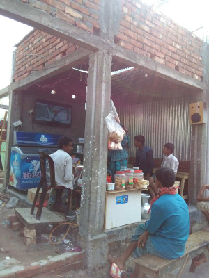 কড়াইল বস্তিতে তোলা নতুন দোকানঘর। ফেব্রুয়ারি ০৭, ২০১৭।