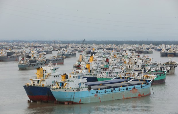 ডলারের বাজার অস্থির, বড় ধাক্কা বৈদেশিক মূদ্রার রিজার্ভেও ডলারের বাজার অস্থির, বড় ধাক্কা বৈদেশিক মূদ্রার রিজার্ভেও