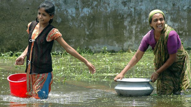 জলবায়ু পরিবর্তন: চরম ঝুঁকির মুখে বাংলাদেশসহ দক্ষিণ এশিয়ার লাখ লাখ শিশু জলবায়ু পরিবর্তন: চরম ঝুঁকির মুখে বাংলাদেশসহ দক্ষিণ এশিয়ার লাখ লাখ শিশু