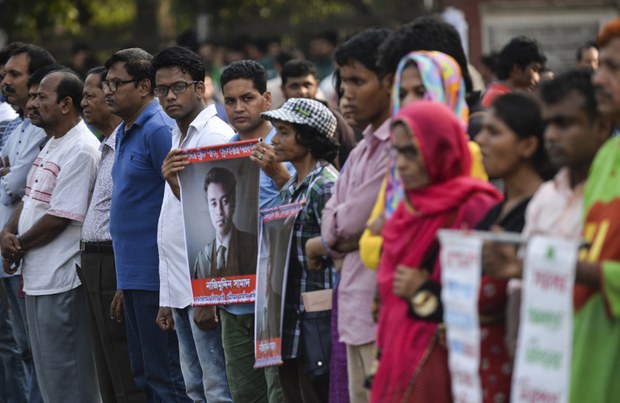 নাজিমুদ্দিন সামাদ হত্যার ঘটনায় ঢাকায় ছাত্র–ছাত্রী এবং ধর্মনিরপেক্ষ অ্যাক্টিভিস্টদের প্রতিবাদ। নাজিমুদ্দিন সামাদ হত্যার ঘটনায় ঢাকায় ছাত্র–ছাত্রী এবং ধর্মনিরপেক্ষ অ্যাক্টিভিস্টদের প্রতিবাদ।